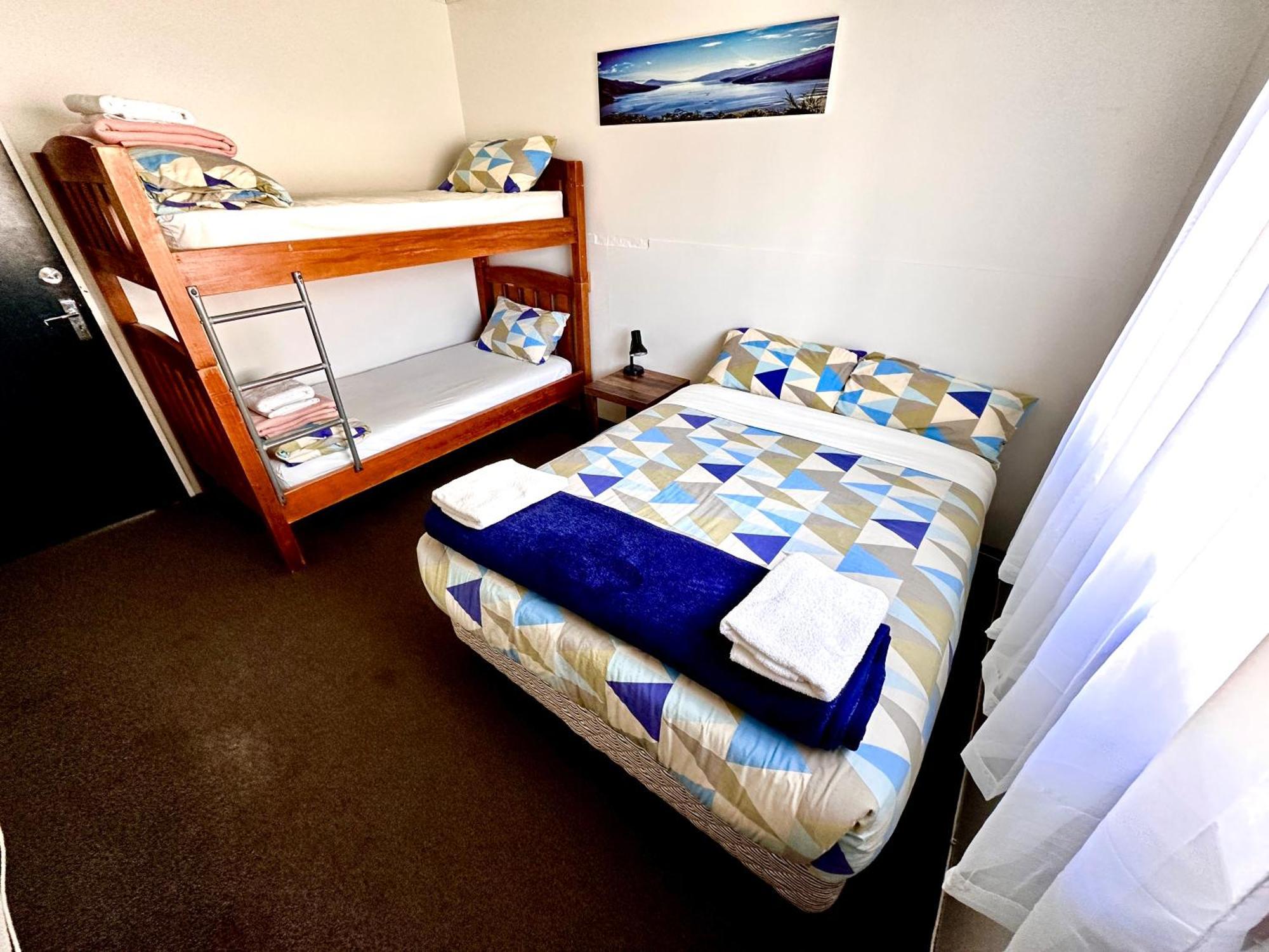 Хостел Happy Apple Backpackers Мотуэка Номер фото